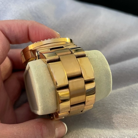 Michael Kors Dylan Rose Gold Watch main image 6